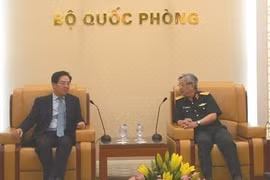 Le général Nguyen Chi Vinh reçoit l’ambassadeur de Chine