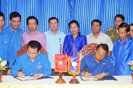 Echanges entre les jeunes de Ha Tinh et Khammouane