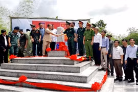 Inauguration de bornes à la frontière Vietnam - Cambodge