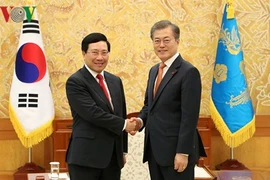 Le vice-Premier ministre Pham Binh Minh rencontre des dirigeants sud-coréens