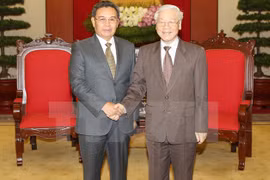 Le leader du PCV reçoit des hôtes laotiens