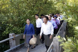 La présidente de l'AN laotienne Pany Yathotou termine sa visite au Vietnam 