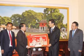 Hanoï et Vientiane intensifient la coopération et la solidarité