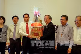 Le président du CC du FPV rend visite à des dignitaires religieux de HCM-Ville