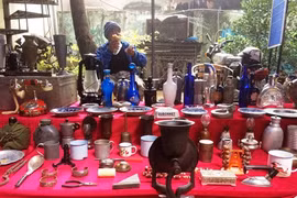 Une foire d’antiquités au cœur de Hanoï