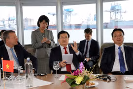 Vietnam et Pays-Bas partagent des expériences dans la gestion des ports maritimes