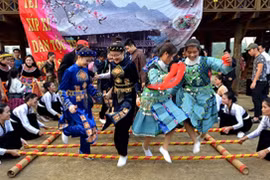 Activités culturelles en l’honneur du 127e anniversaire de naissance de l’Oncle Hô