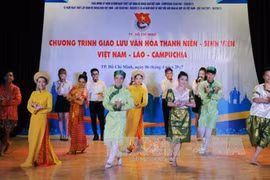Echange entre les étudiants Vietnam-Laos-Cambodge