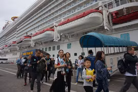 Quelque 4.600 croisiéristes étrangers débarquent au Vietnam en trois jours