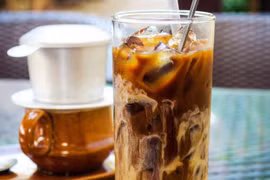 Le café au lait glacé vietnamien, un des meilleurs cafés du monde
