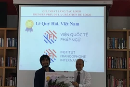 Logo - Slogan : l’Institut francophone international change de couleurs