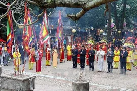 Ouverture de la fête automnale de Côn Son – Kiêp Bac 2017