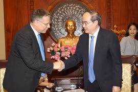 Ho Chi Minh-Ville discute du PPP avec Dornier Consulting