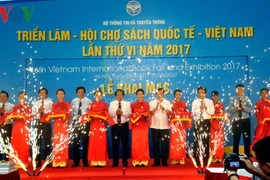 Ouverure du 6e Salon international du livre du Vietnam à Hanoï