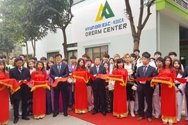 Hanoi: inauguration d'un atelier de formation professionnelle de soudage 