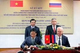 Vietnam - Russe : Signature d’un protocole sur la fabrication de véhicules à moteur