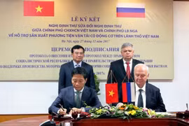 Vietnam - Russe : Signature d’un protocole sur la fabrication de véhicules à moteur