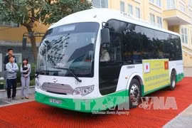 Hai Phong expérimente son 1er bus électrique alimenté grâce à l'énergie solaire