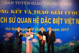 Remise des prix du concours d’étude sur l’histoire des relations Vietnam - Laos 2017