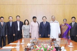 Promotion de la coopération entre les partis communistes vietnamien et bangladais