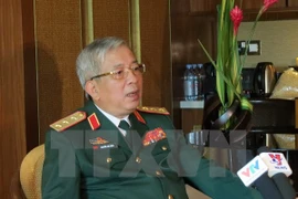 Le vice-ministre de la Défense Nguyen Chi Vinh reçoit des hôtes américain et sud-coréen
