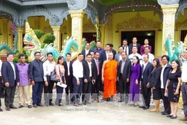 Visite d’une délégation du ministère cambodgien des Rites et de la Religion à Soc Trang