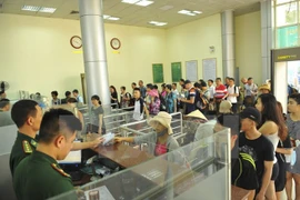 Record du nombre de visiteurs à la frontière entre Dongxing et Mong Cai