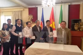 Les Vietnamiens résidants en Algérie viennent en aide aux sinistrés du typhon Damrey