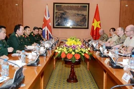 Vietnam et Royaume-Uni partagent des expériences en médecine militaire