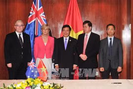 Le vice-Premier ministre Pham Binh Minh reçoit la ministre australienne des AE