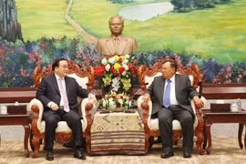 Une délégation de haut niveau de Hanoï au Laos