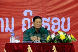Causerie sur les relations spéciales Vietnam-Laos à Vientiane 