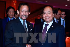 ASEAN : le PM Nguyen Xuan Phuc rencontre le sultan du Brunei