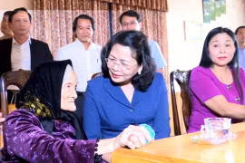 Nouvel An lunaire : la vice-présidente Dang Thi Ngoc Thinh en visite à Gia Lai et à Kon Tum