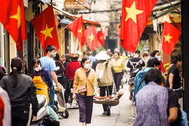 Les Vietnamiens ressentent les "fruits" de la lutte anti-épidémique