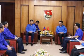 Les jeunes vietnamiens et laotiens cherchent à renforcer leur coopération