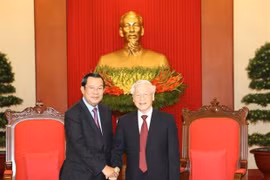  Le dirigeant Nguyen Phu Trong reçoit le Premier ministre cambodgien Hun Sen