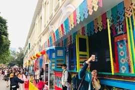 Le festival de Singapour 2019 s'ouvre au centre-ville de Hanoi