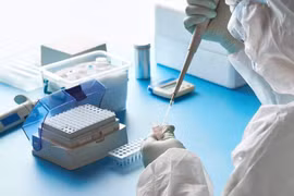 Le premier lot de kits de test du SARS-CoV-2 du Vietnam expédié vers 4 pays