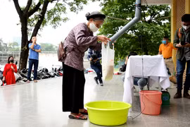  Premier «guichet automatique» de riz à Hanoï