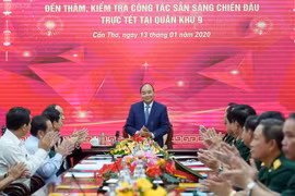 Têt : Nguyên Xuân Phuc présente ses vœux aux soldats de la 9e zone militaire