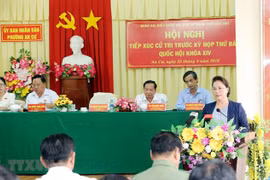 La présidente de l’AN rencontre des électeurs à Can Tho