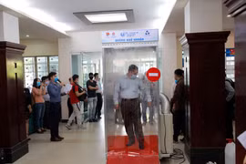 COVID-19: des sas de désinfection à Hô Chi Minh-Ville