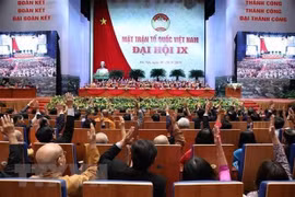  Le 9e Congrès national du Front de la Patrie du Vietnam convoque sa première séance de travail
