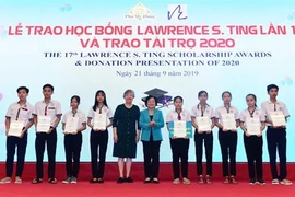 Ho Chi Minh-Ville: Remise des bourses du Fonds Lawrence S. Ting