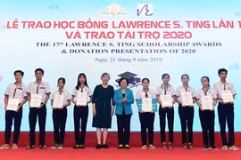 Ho Chi Minh-Ville: Remise des bourses du Fonds Lawrence S. Ting
