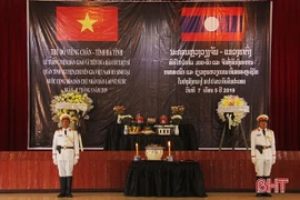 Des restes de soldats volontaires et d'experts vietnamiens rapatriés du Laos ​