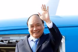 Le PM Nguyen Xuan Phuc part pour participer au 2e Forum de "la Ceinture et la Route" en Chine