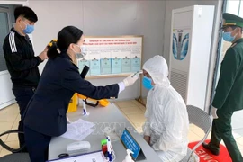 COVID-19 : Dédouanement du premier lot de marchandises via le pont Bac Luân II 