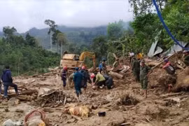 Douleur extrême dans la commune de Tra Leng après un terrible glissement de terrain